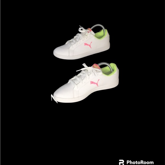 Puma Smash Cat Women’s White Sneakers - Size 11 - EUC - Picture 2 of 5
